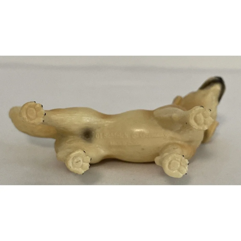 2001 Retired Schleich Dog Yellow Lab Labrador Toy Pre-owned Very Good Condition